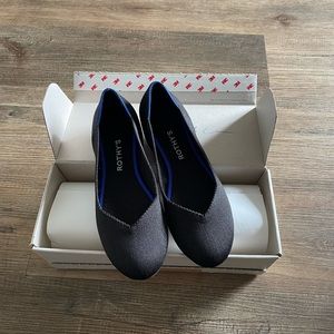 NEW Rothy’s “The Flat” in Solid Black